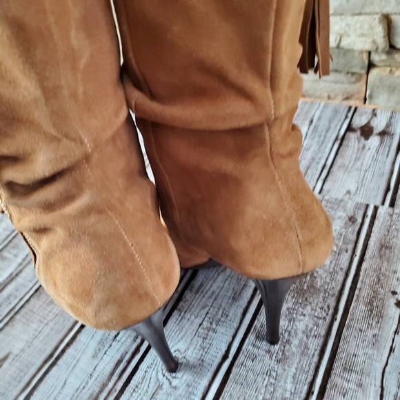 NWOT Michael Kors Vienna Suede Tassel Boot, Flaws - Picture 7 of 10